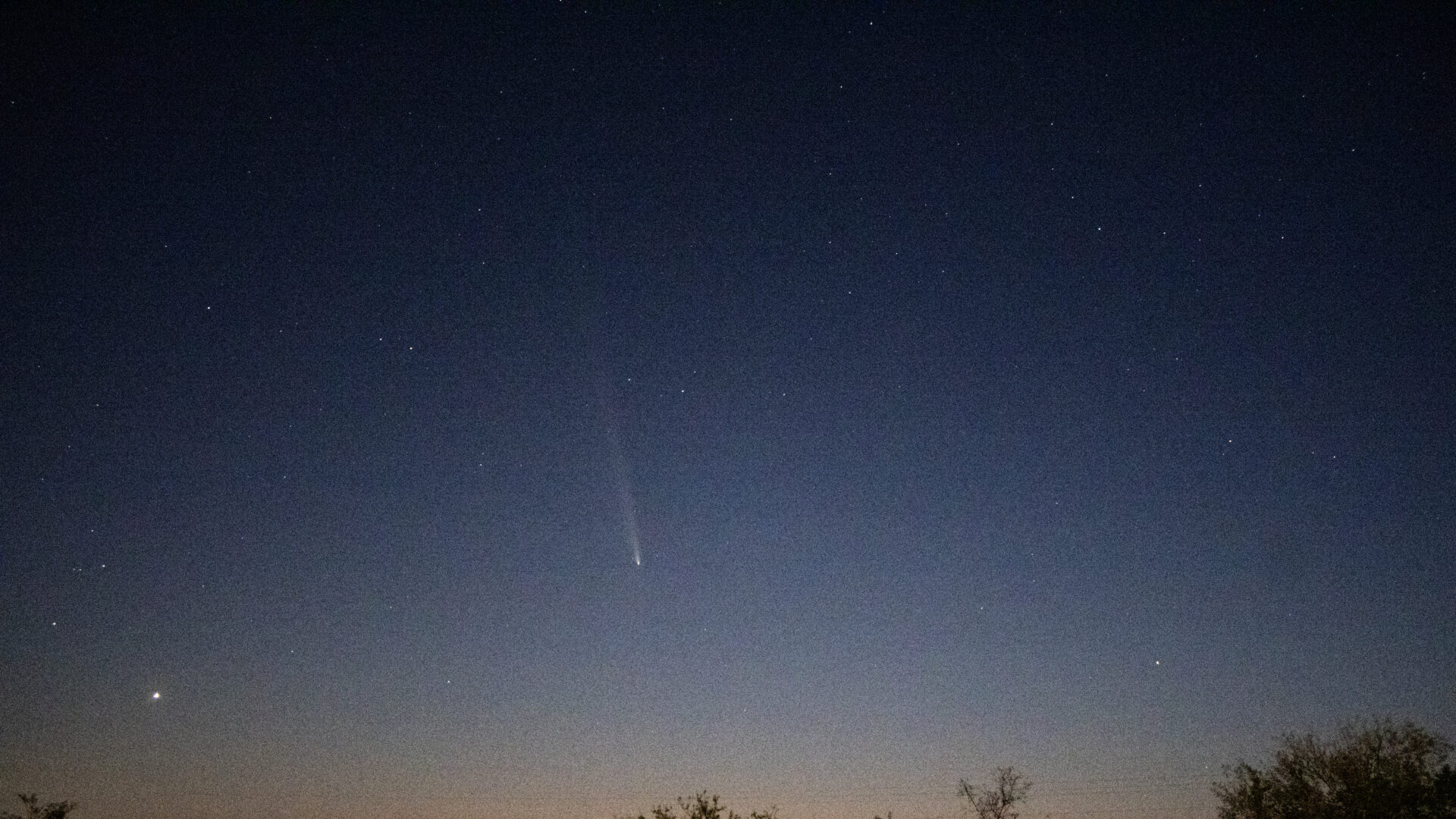a3 comet at sunset between Hondo and Bandera, TX